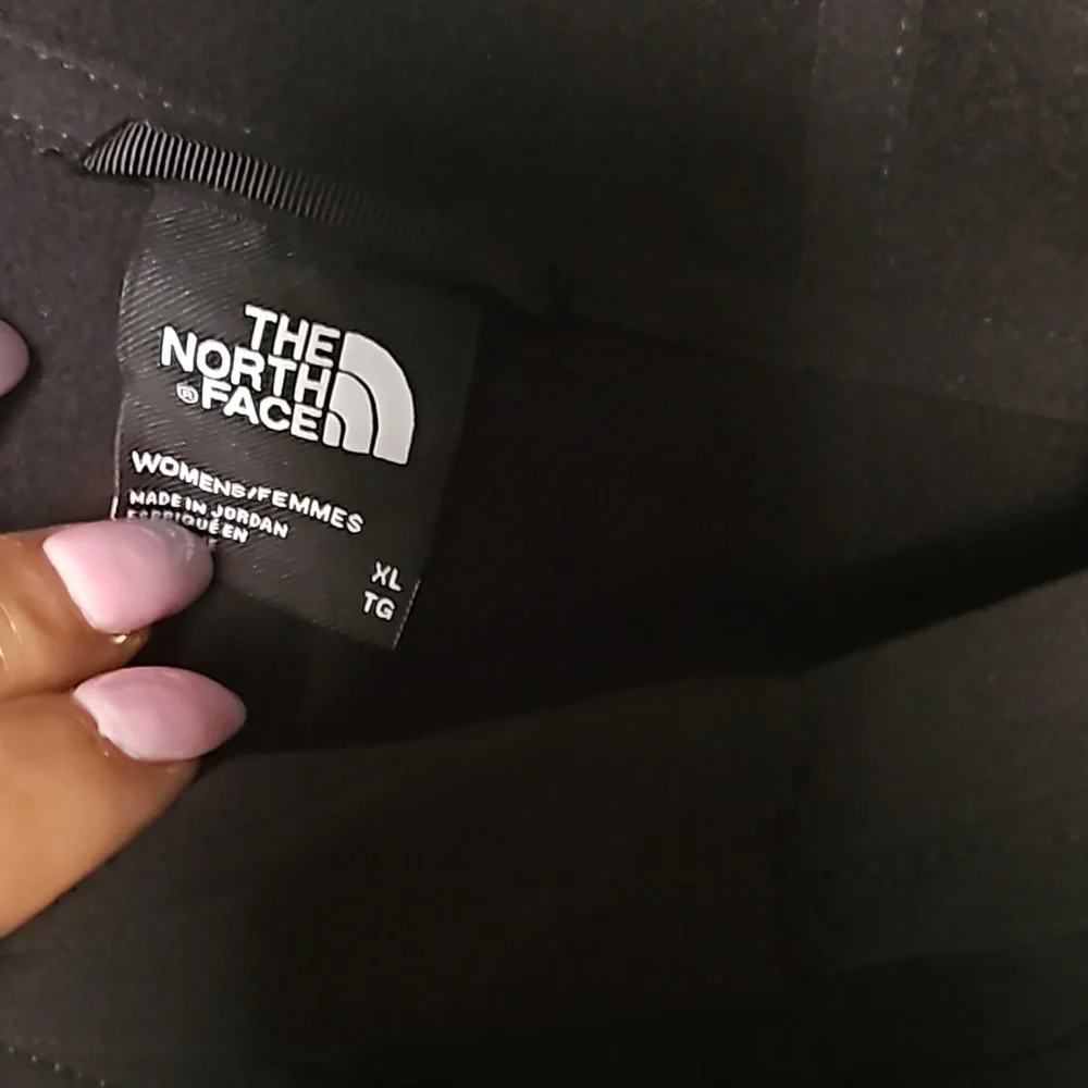 The NorthFace Anorak - Picture 3 of 8